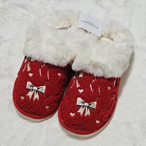 American Eagle Slippers Size 8 Red Bows Faux Fur Fall Winter Gifts Christmas New